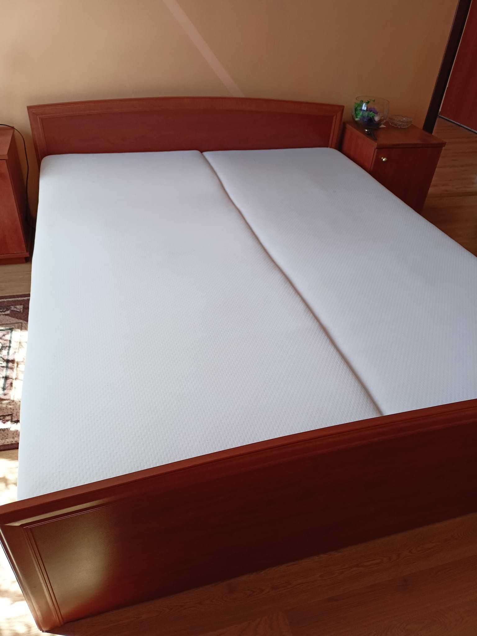 Łóżko o wymiarach (szer 165,dł 205,wys z materacem 40)
