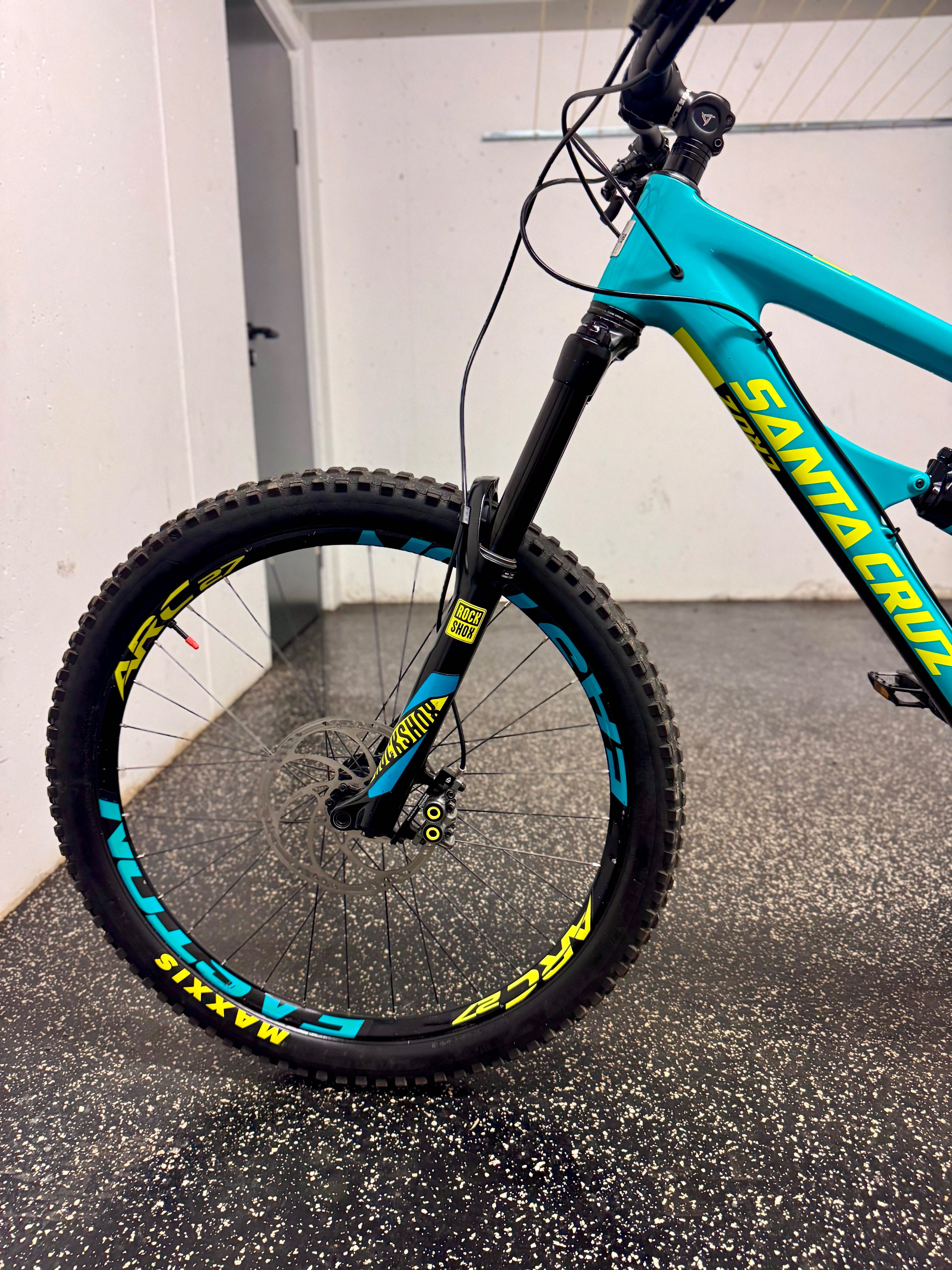 Santa Cruz Nomad C L Kola 27,5 RS Pike Magura MT7 Easton jak NOWY