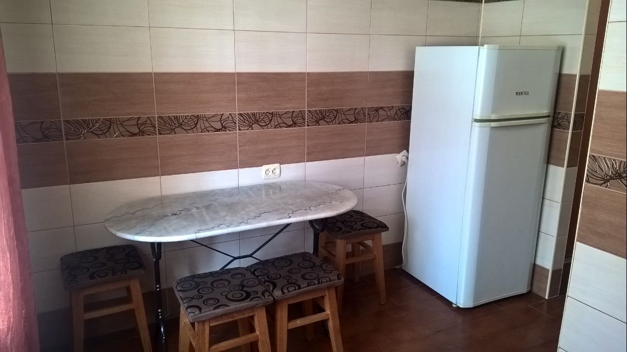 Квартира подобово.  Коллібріс.  вул.  Гната Юри, 7б.