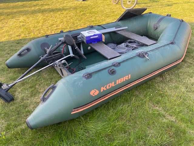 Ponton Kolibri z twardą podłogą, silnikiem i echosondą