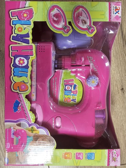 Nowa maszyna do szycia dla dzieci działa, szyje