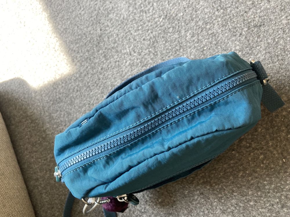 Продам kipling продам