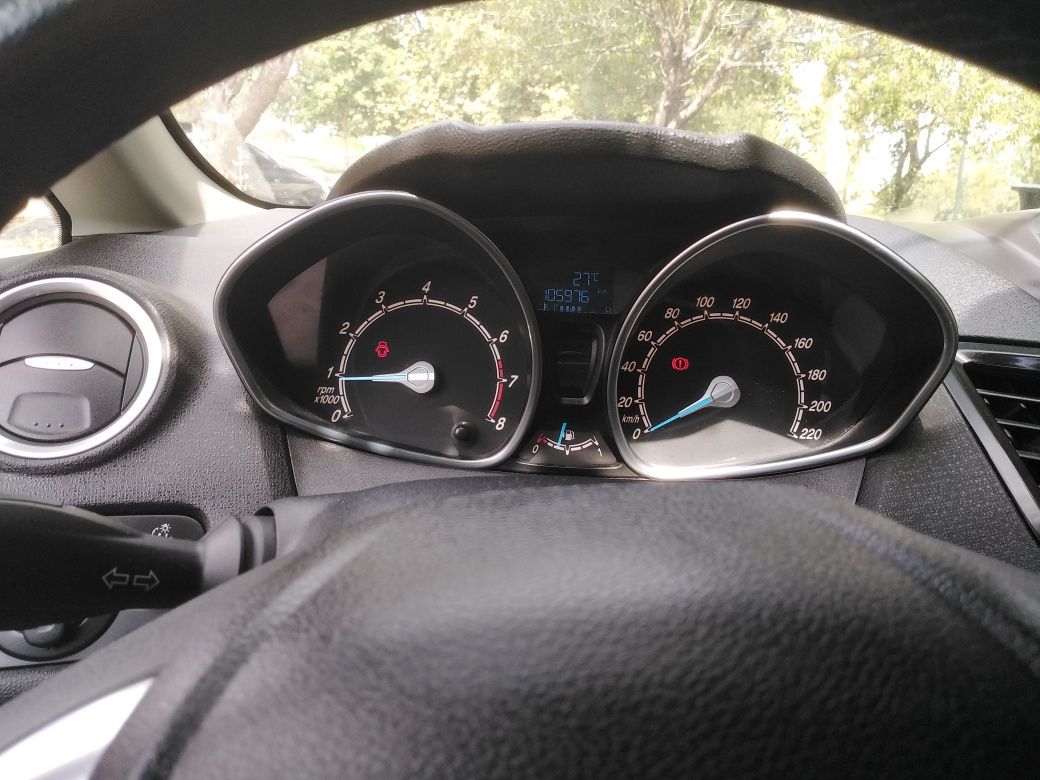 Ford Fiesta 1.0 2014 gasolina luzes diurnas