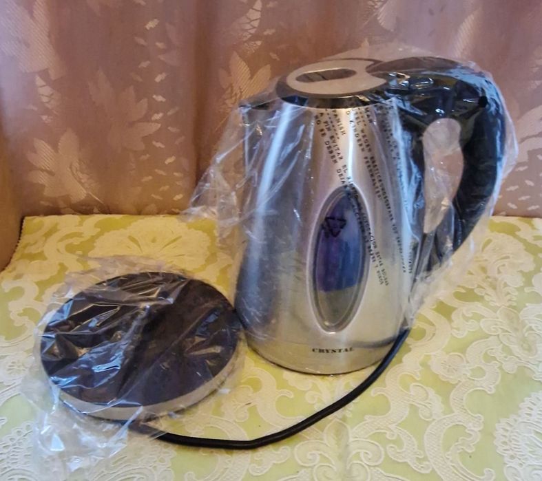 Электрочайник. Стальной цвет