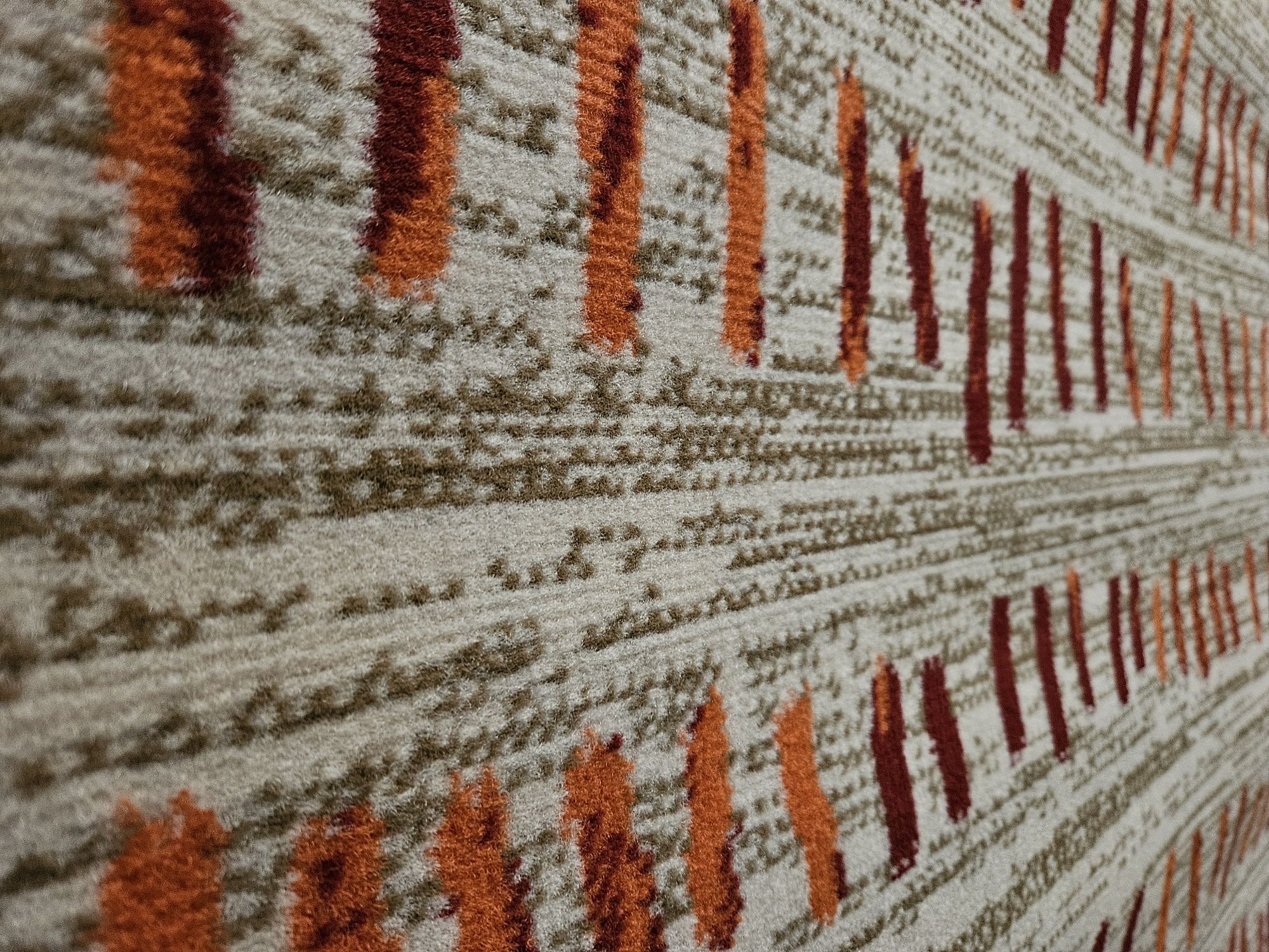Beżowy dywan 190 x 280 cm z wzór pomarańczowy bordowy