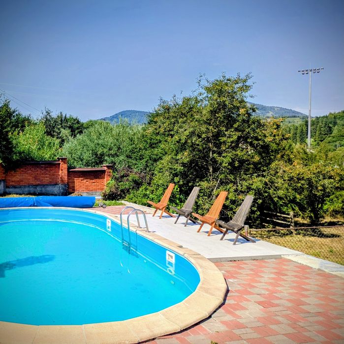 Будиночок A-frame з басейном в центрі Славська