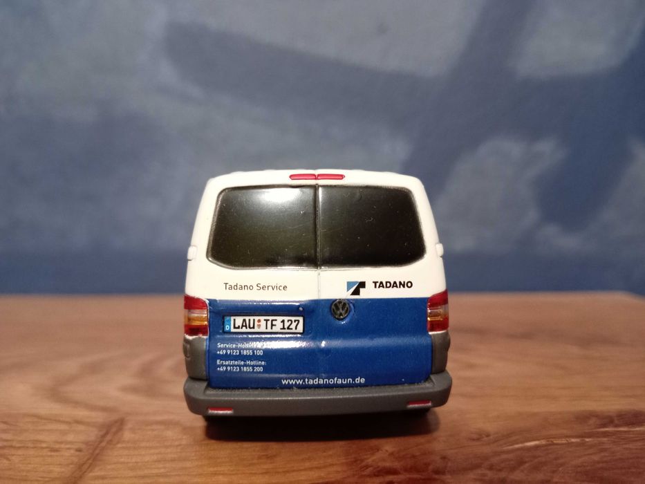 Model WSI 1:50 - PILOT - Tadano VW Transporter Serwis Żurawi