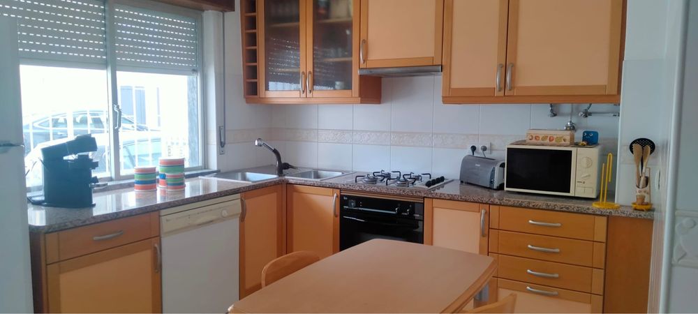 2 quartos em T2 professores ou estudantes em Quarteira perto do mar