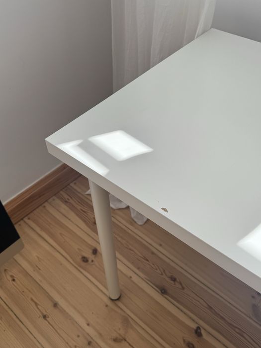 Białe biurko toaletka z alexem ikea