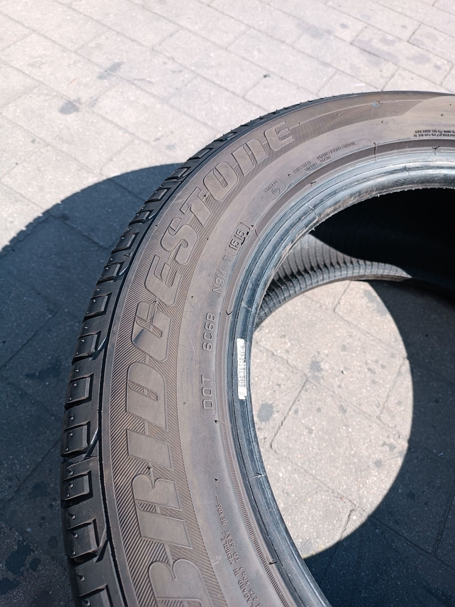 235/55R17 Bridgestone Dueler H/P Sport 99 V