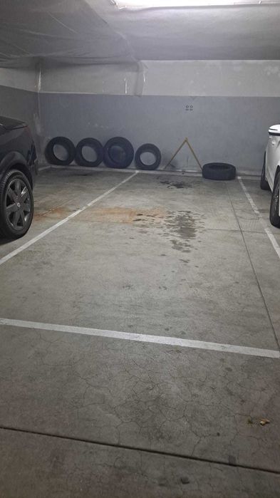 Arrenda-se Lugar Estacionamento - Porto - Heroísmo