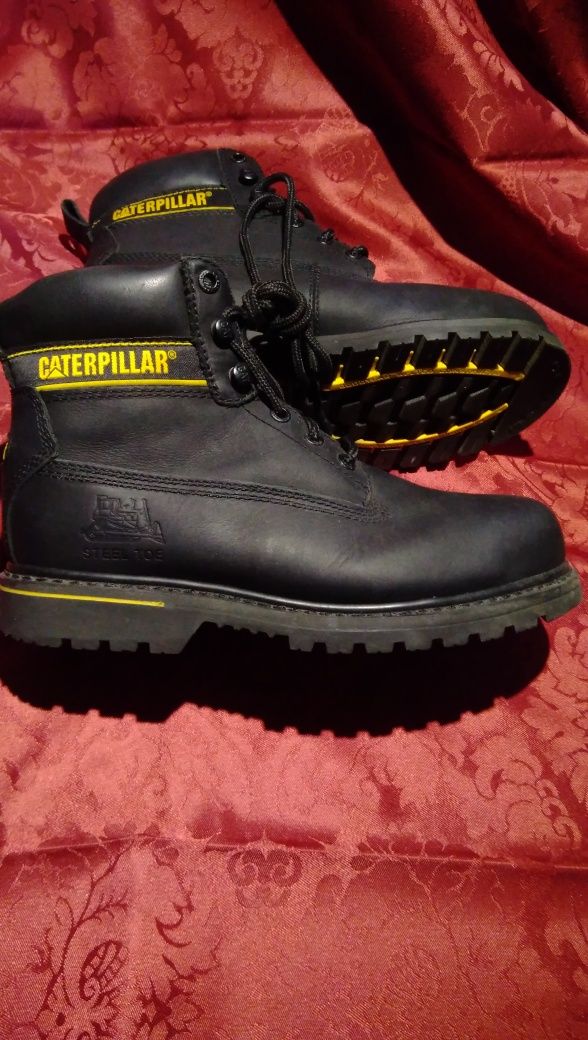 Botas em pele Caterpillar tamanho 40