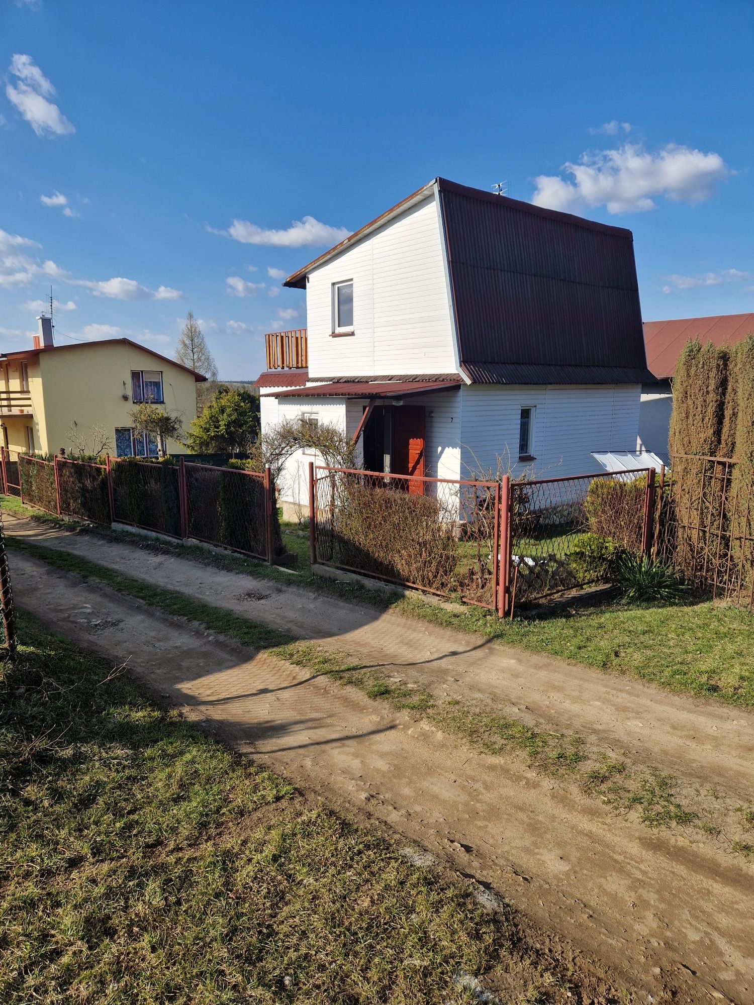 Nieruchomość z domkiem letniskowym