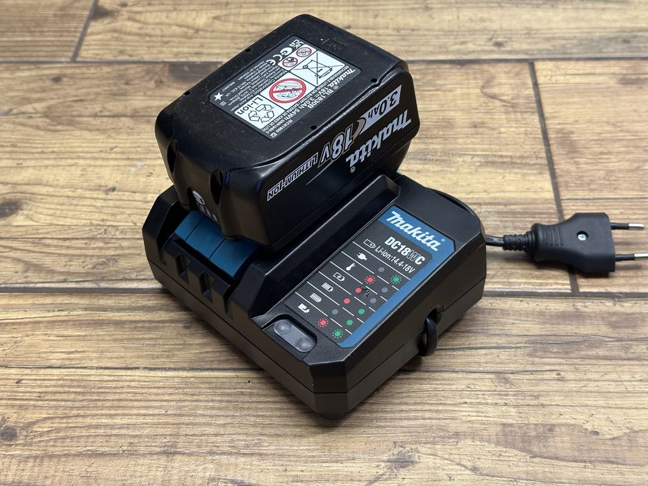 Ładowarka DC18WC 14.4-18V Makita | bateria, akumulator 3Ah