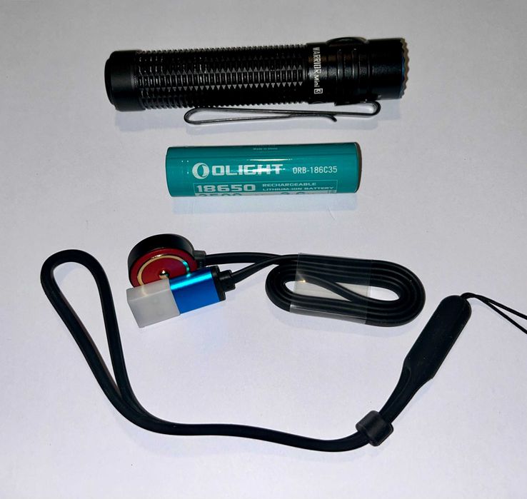 Latarka taktyczna  /EDC  Olight Mini Warior 3