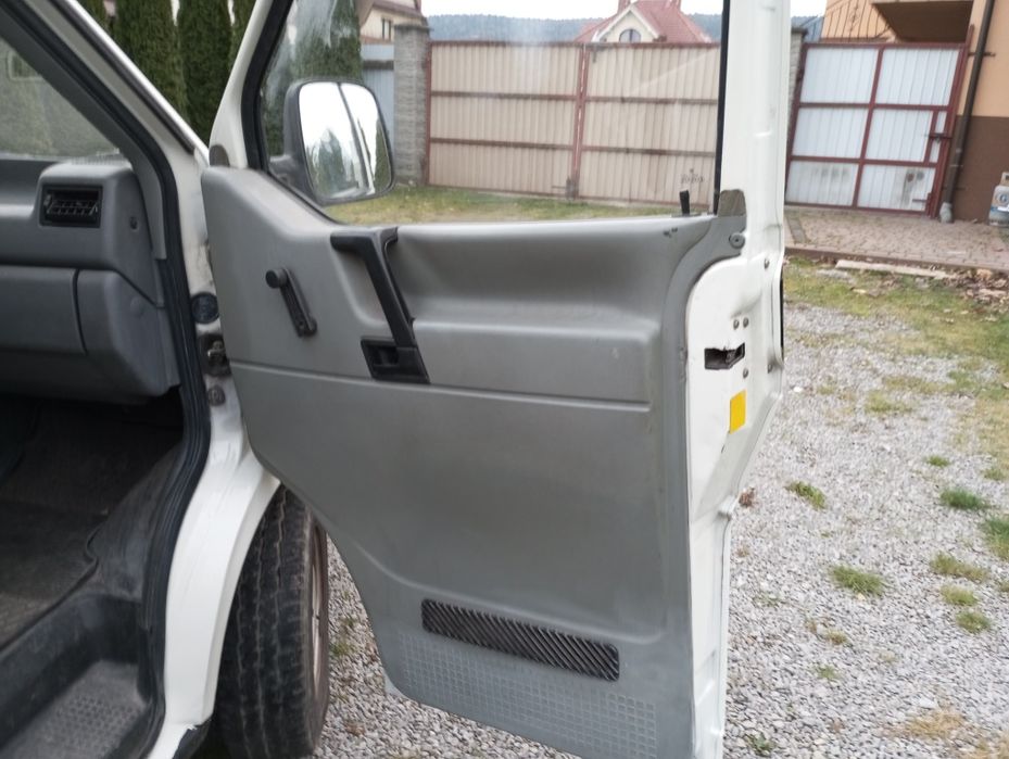 VW Transporter T4 / 1.9 TDI / long / 6 osób/