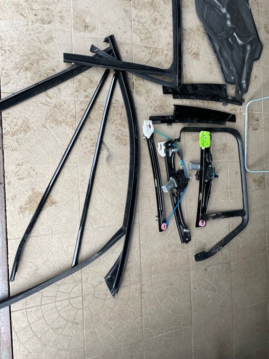 Двері, комплектуючі права сторона BMW x1 f48