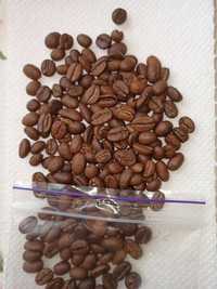 Производитель продает кофе в зернах, зерновой, кава 80/20%. 1 КГ
