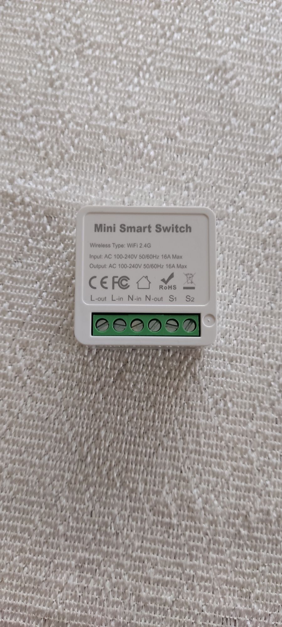 Mini dopuszkowy włącznik świateł smart home