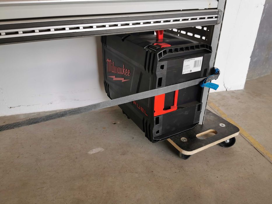 Zabudowa serwisowa warsztatowa regał samochodowy serwisowy SORTIMO