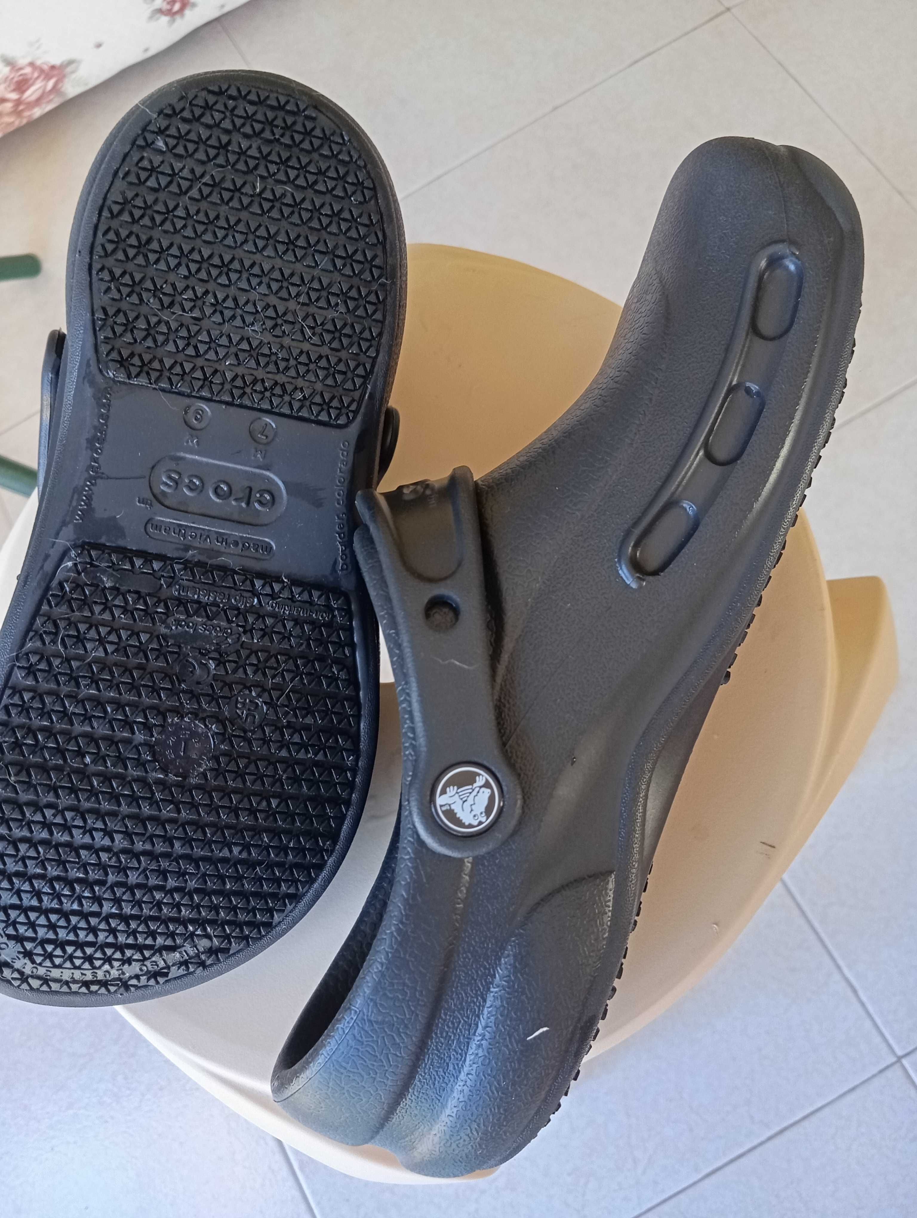 Socas CROCS Bistrô novo unissex