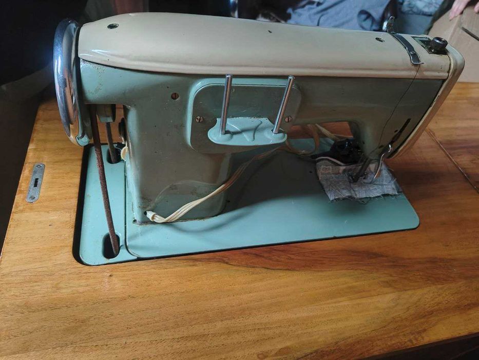 Швейная машинка Lada 236-1