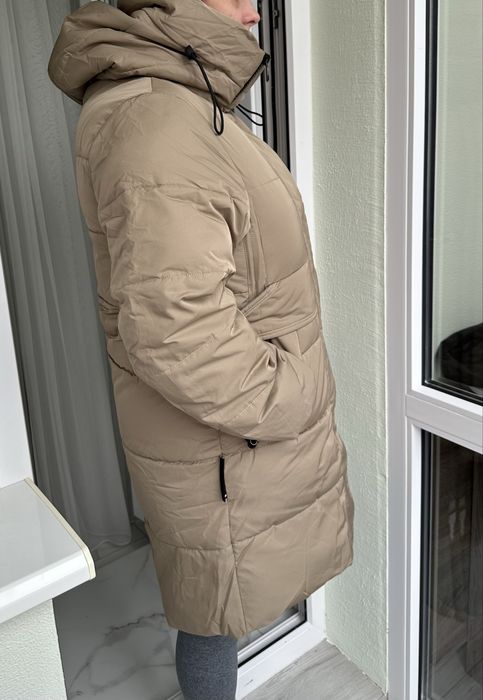 Жіночий зимовий пуховик