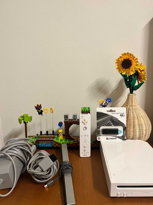 Nintendo Wii com Comando e oferta de pen 64GB