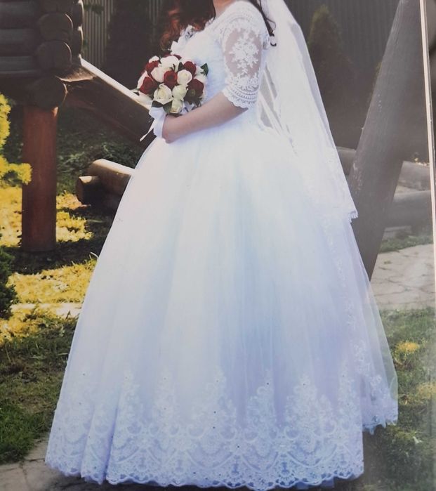 Весільне плаття, пишне