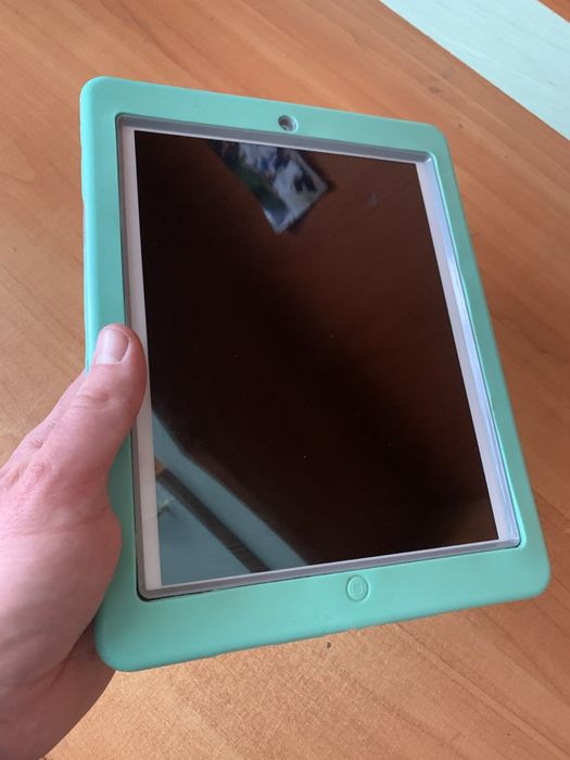 iPad 2, Wi-Fi, 64Gb Работающий! Батарея отличная!