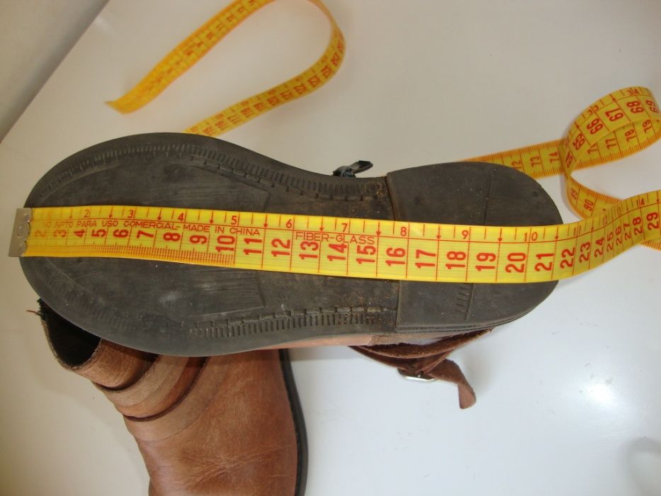 Sandálias Novas 35 Botas / 30 /32 vellila, brotes, crossi