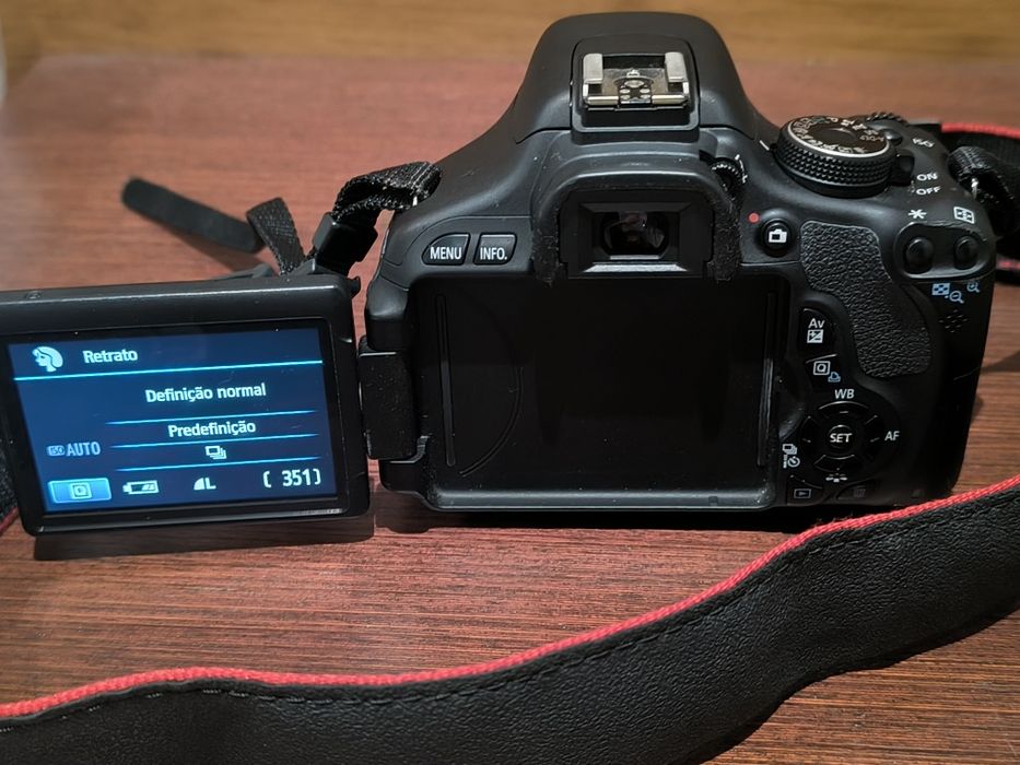 Máquina fotográfica Canon EOS 600d Completa