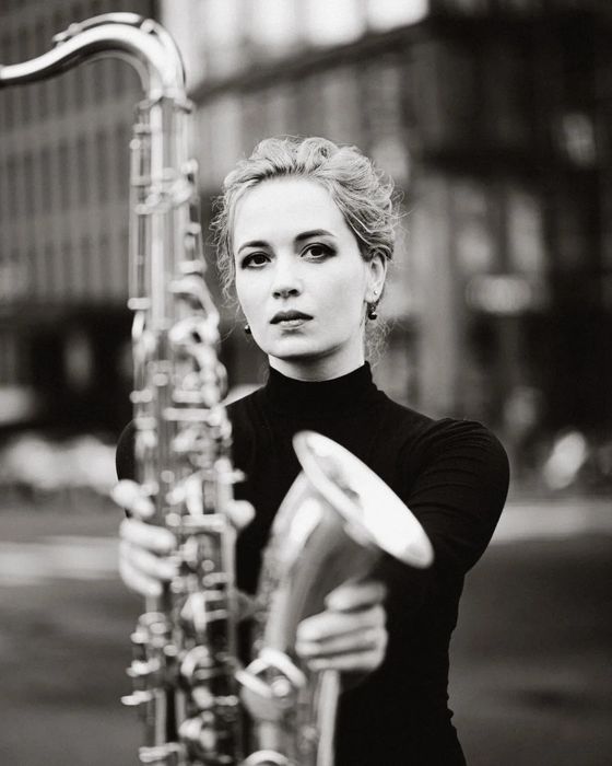 Саксофон Київ. Саксофоністка. Новий рік.На свято.