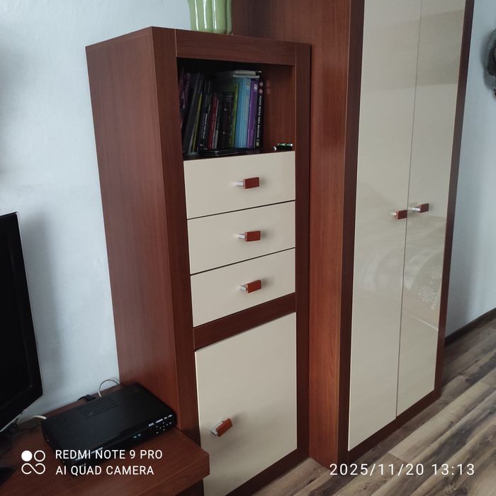 Sprzedam: komodę, szafę ,stolik pod tv oraz slupek