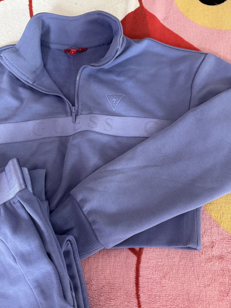 Продам костюм  Guess