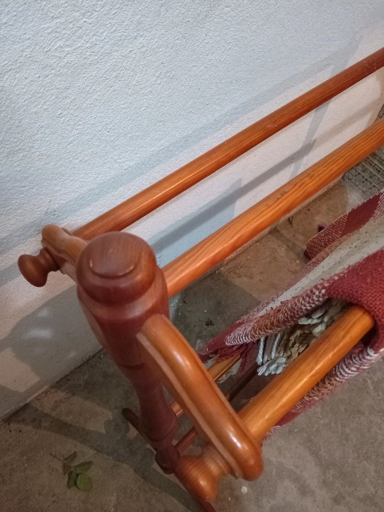 Toalheiro rústico em madeira