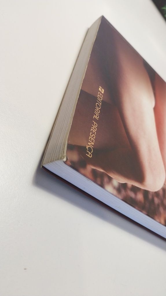 Livro A menina que nunca chorava
