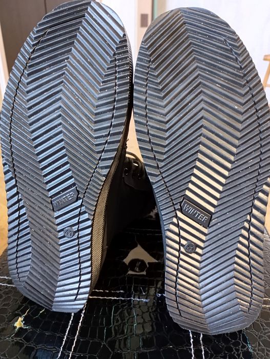 Жіночі чоботи 41 розмір, по устілки 27 см.