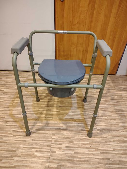 Krzesło toaletowe. Nigdy nie używane. Toaleta dla niepełnosprawnych