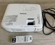 Projektor EPSON H84 1B