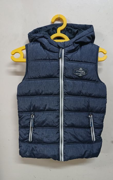 Bezrękawnik i bluza