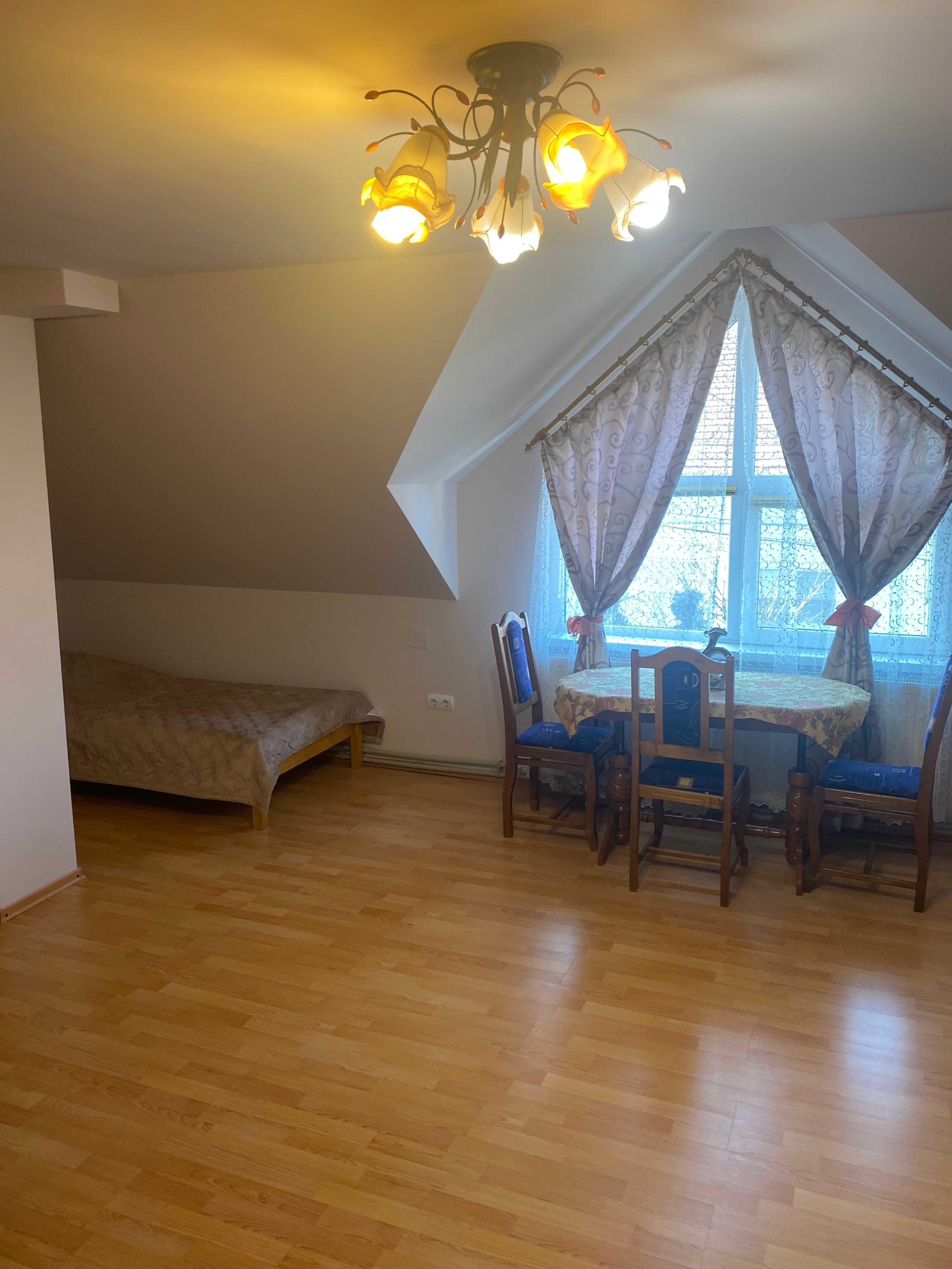 комнаты апартаменты в самом центре Берегово 8 мин до бассейна