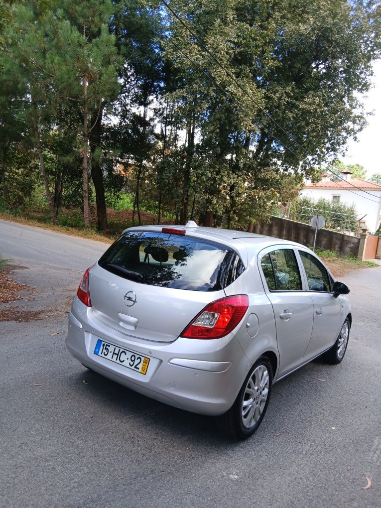 Opel Corsa 1.2 80CV ( com apenas 179 mil km )