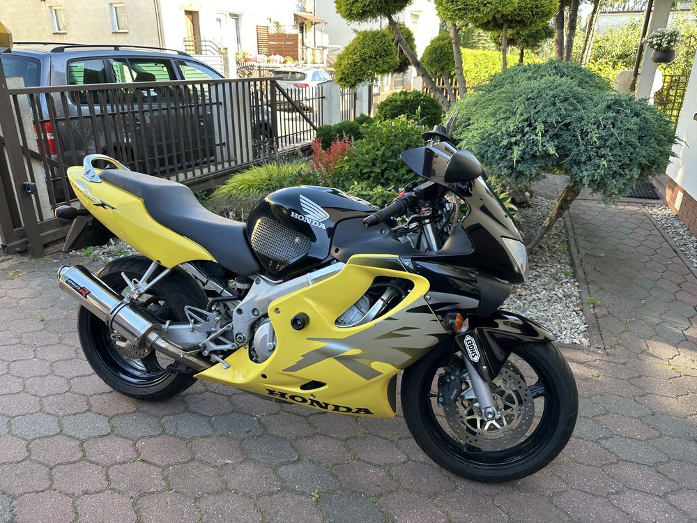 Honda CBR 600 F4 F4i PC35 zadbana po serwisie