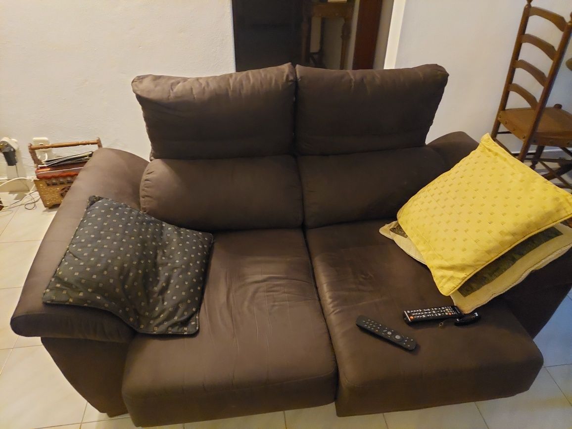 Vendo 2 sofás  em óptimo estado