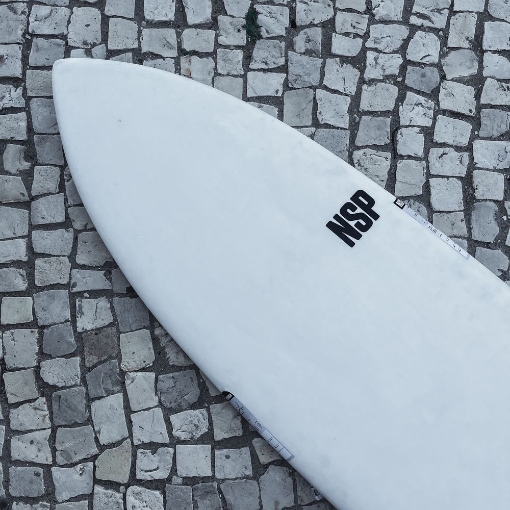 Prancha de Surf NSP 6'0 35L + Quilhas + Leash + Capa