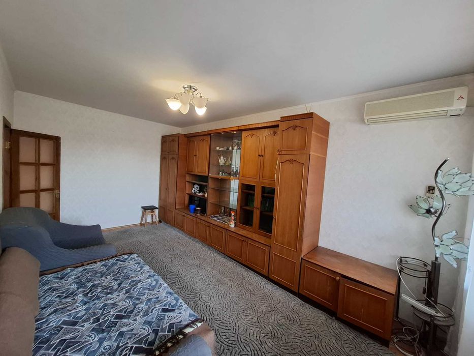 Продаж квартири на Троещині , вул. Ликівська , навпроти Епіцентра