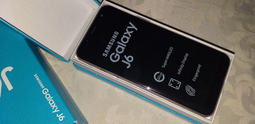 Telefon Samsung GALAXY J6