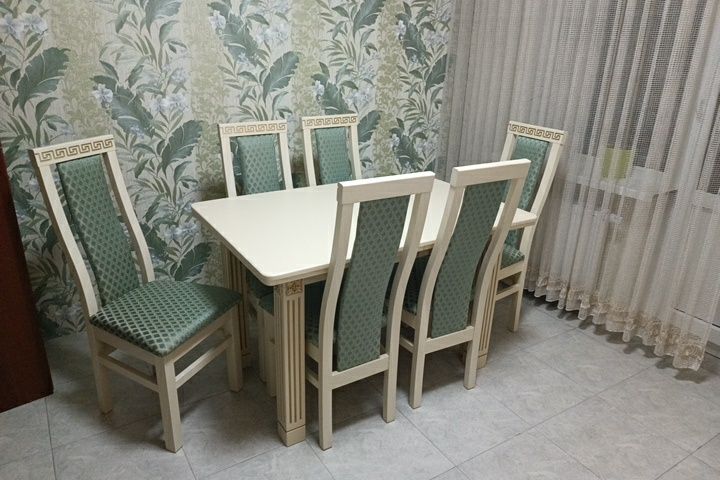 Столи та стільці, Дерев'яні столи та стулья