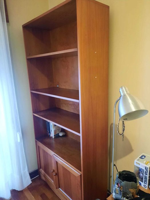 Estante de Madeira Maciça